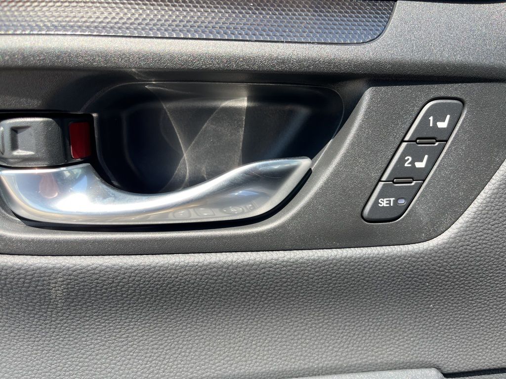 2026 Honda CR-V Hybrid Sport-L photo 8