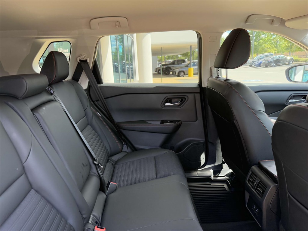 2026 Nissan Rogue SV photo 13