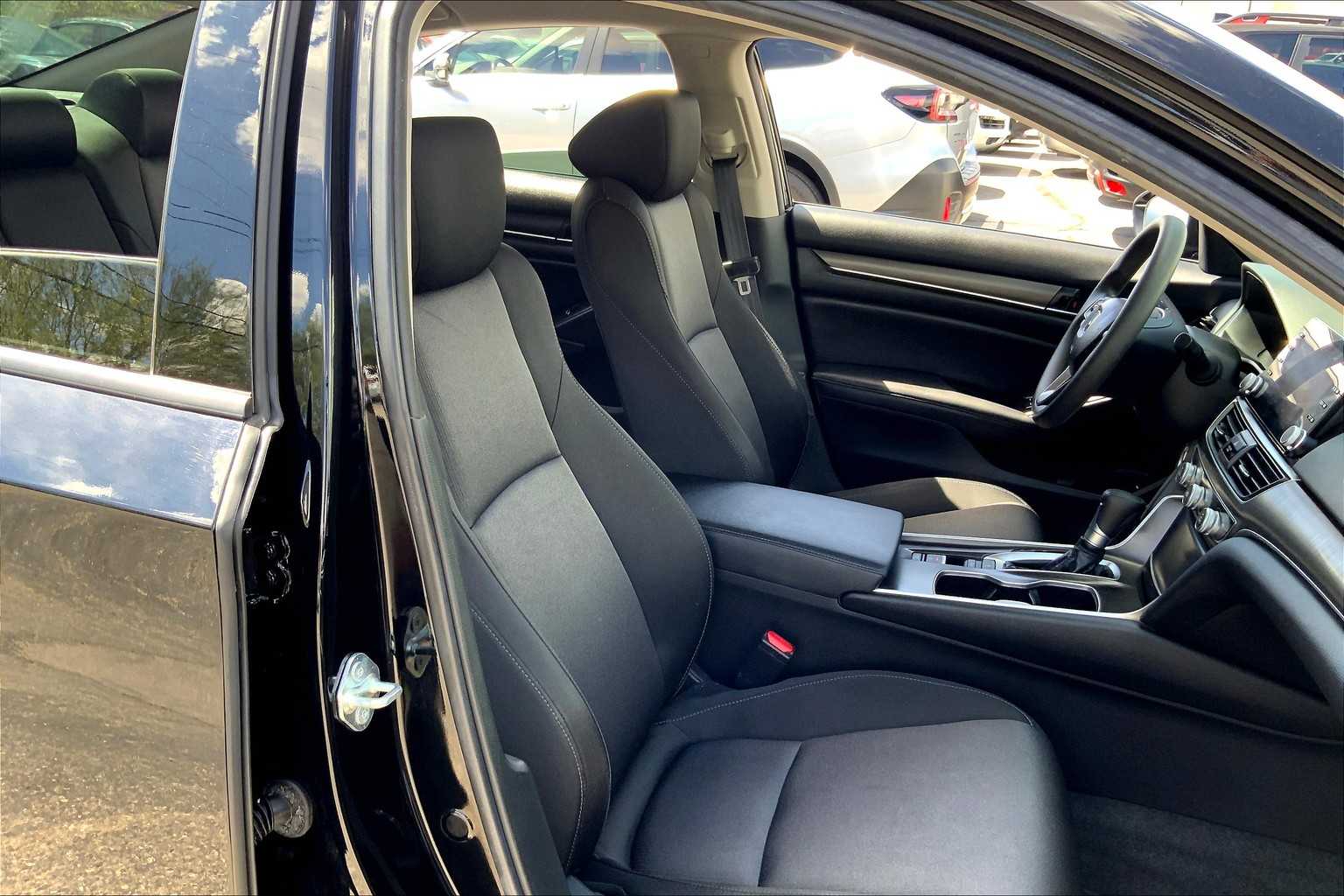 2022 Honda Accord LX photo 8