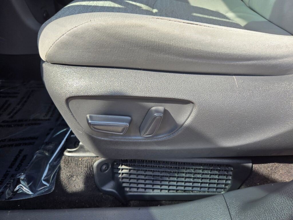 2021 Toyota Sienna LE photo 14