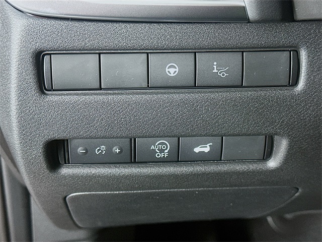 2026 Nissan Rogue Platinum photo 11