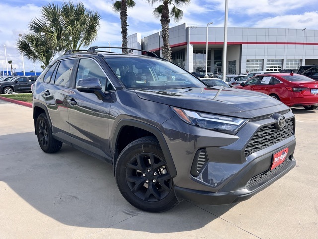 2023 Toyota RAV4 XLE's photo