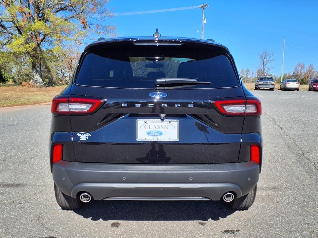 2025 Ford Escape ST-Line photo 17