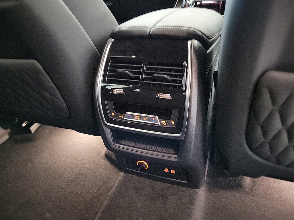 New 2025 Black Sapphire Metallic BMW ALPINA XB7 image 9