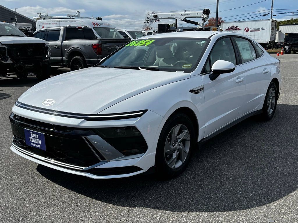 2025 Hyundai Sonata SE photo 3