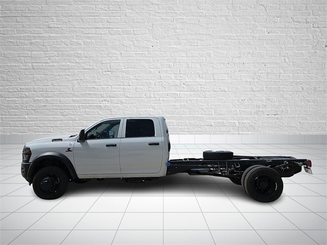 2026 Ram 5500 Tradesman photo 2