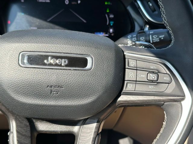 2023 Jeep Cherokee 4xe photo 19