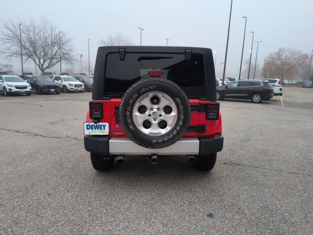 2014 Jeep Wrangler Unlimited Sahara photo 4