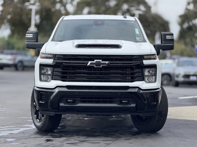 2026 Chevrolet Silverado 2500HD Custom photo 2