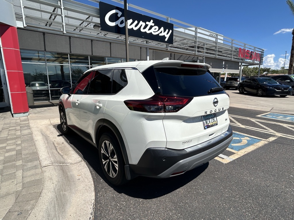2021 Nissan Rogue SV photo 2