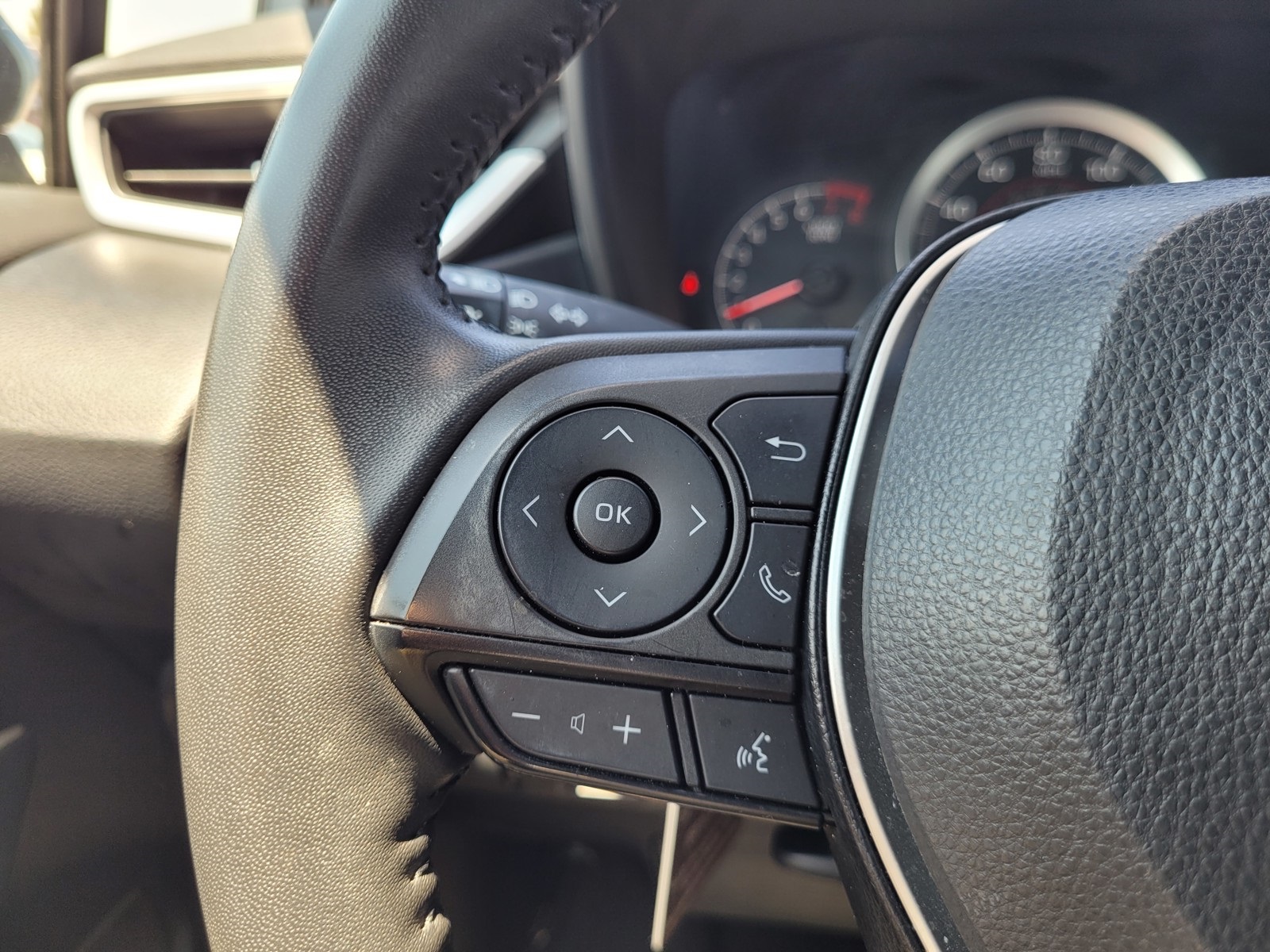 2022 Toyota Corolla SE photo 17