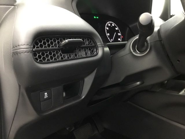 2025 Honda HR-V LX photo 4