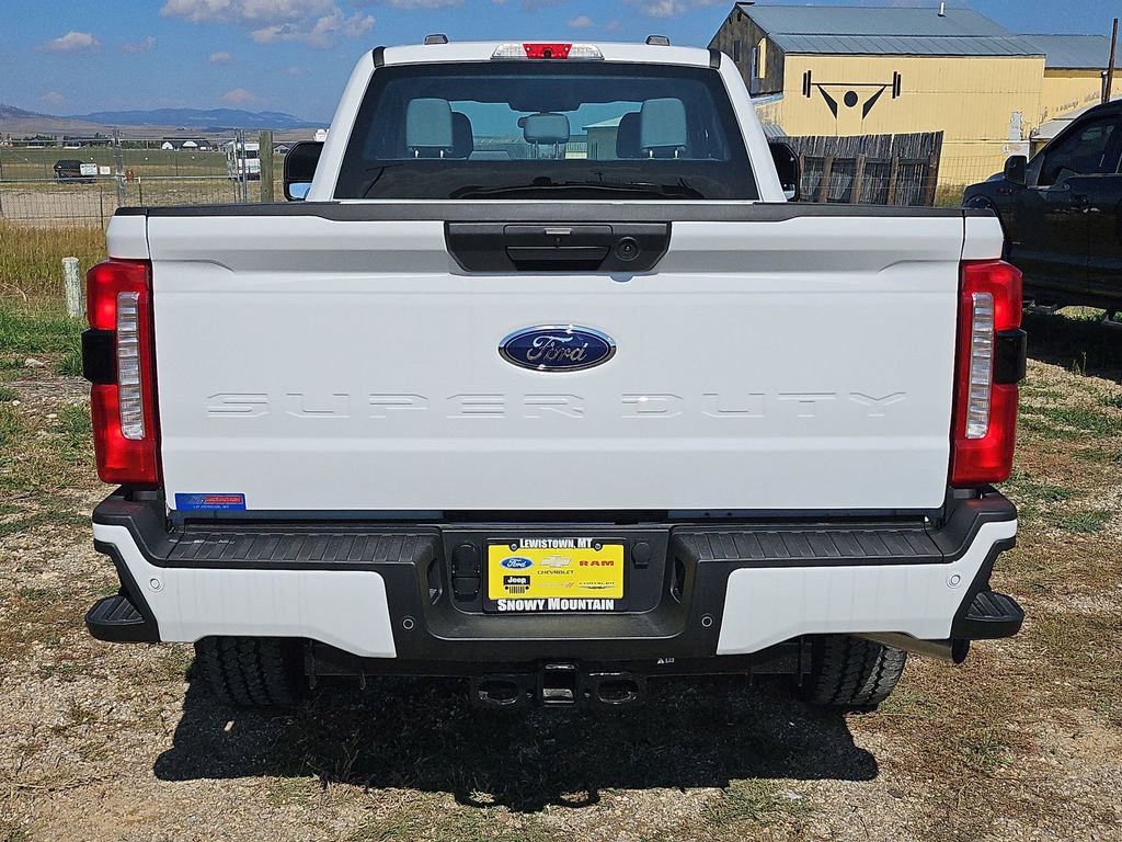 2025 Ford F-350 photo 13