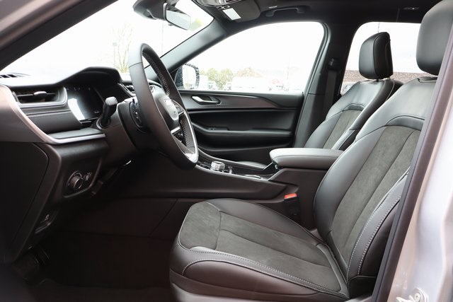 2025 Jeep Grand Cherokee Altitude X photo 6
