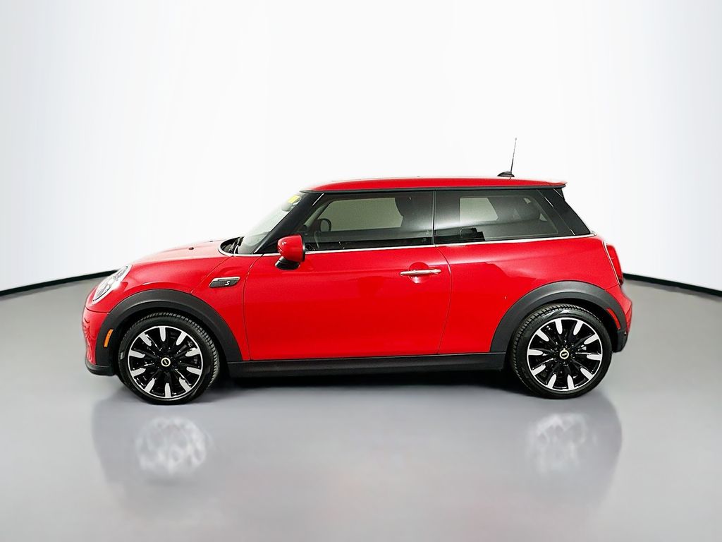 2024 Mini Cooper SE Signature photo 3