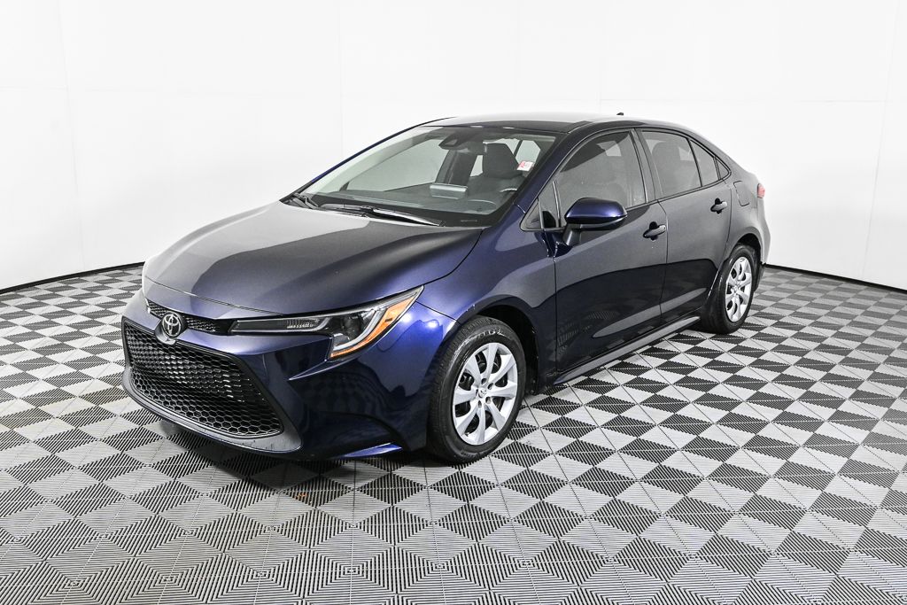 2022 Toyota Corolla LE's photo