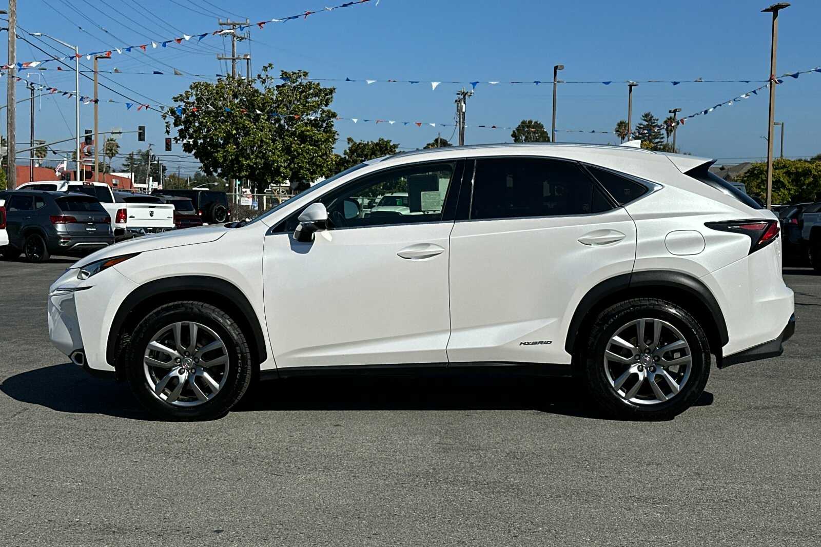 2016 Lexus NX 300h Luxury photo 6