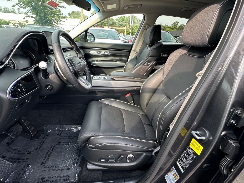 2025 Genesis Electrified GV70 Advanced photo 16