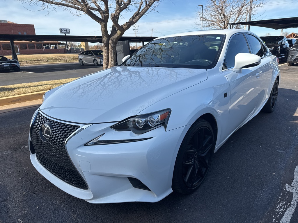 2016 Lexus IS 200t's photo