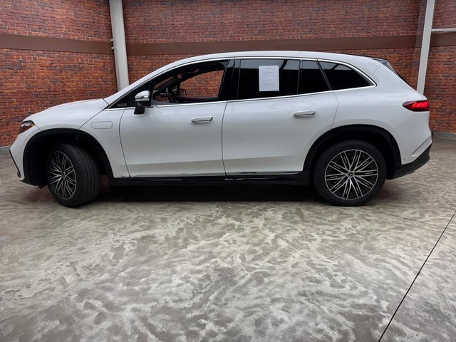 2023 Mercedes Benz EQS SUV 580 4MATIC photo 2