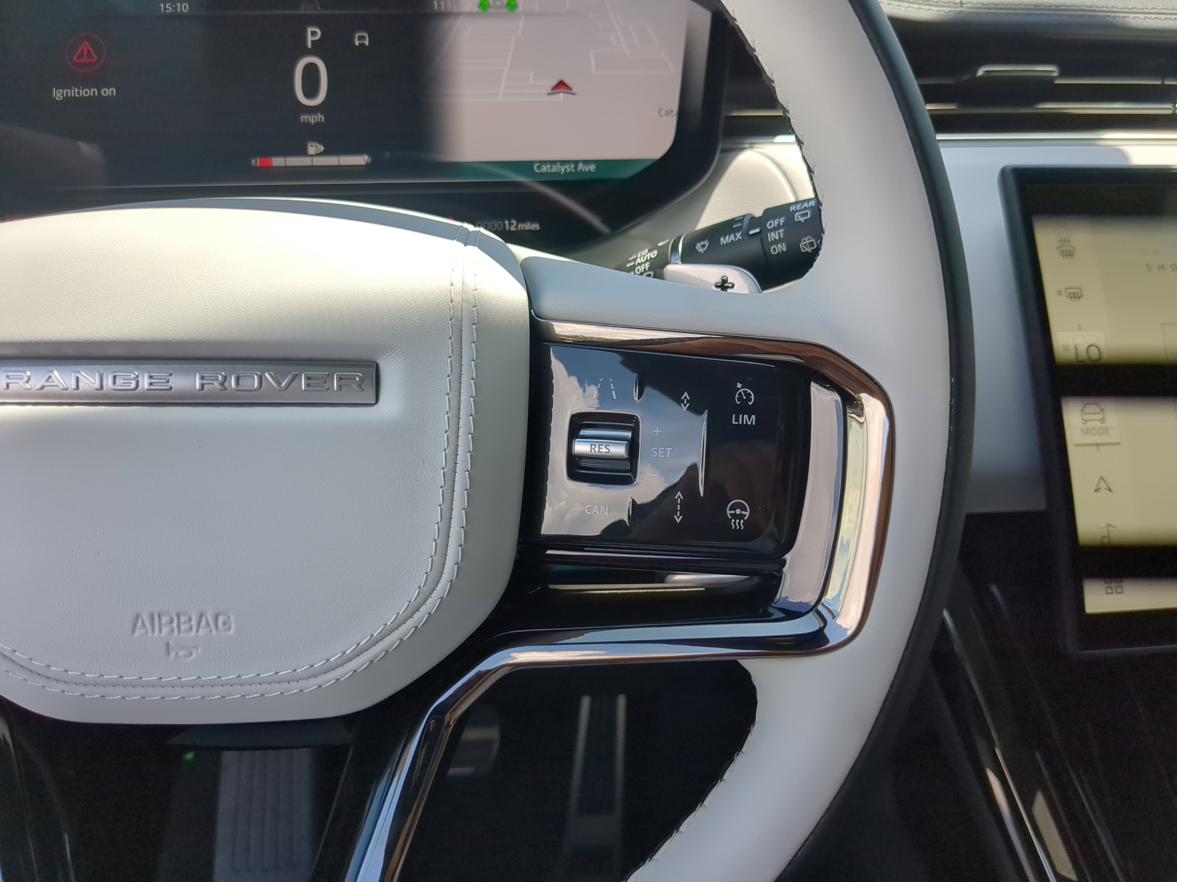 2025 Land Rover Range Rover Sport SE photo 18