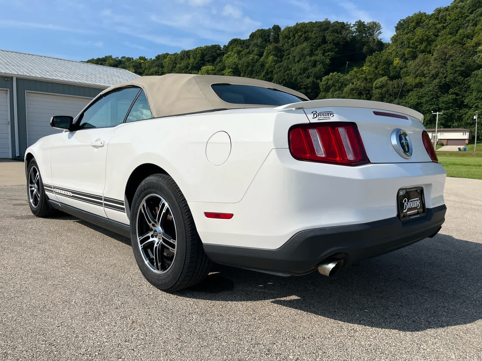 2012 Ford Mustang V6 Premium photo 8