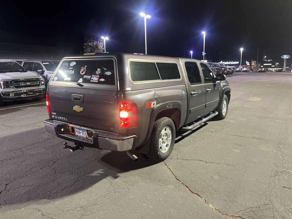 2011 Chevrolet Silverado 1500 LT photo 3