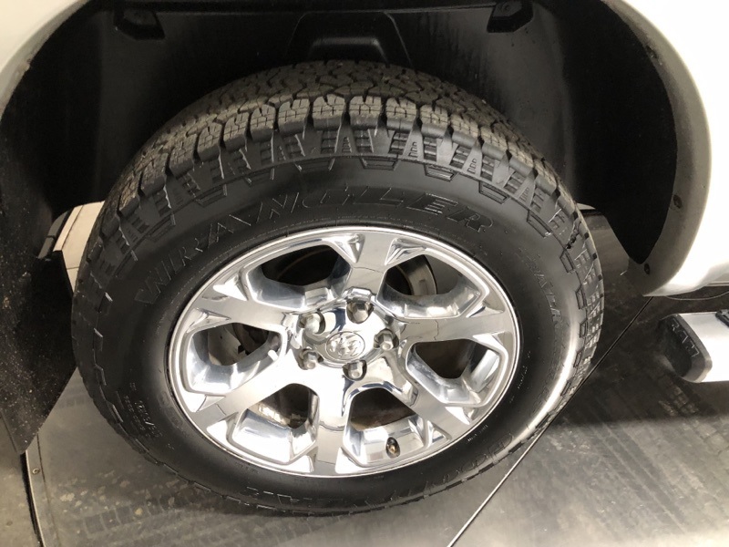 2017 Ram 1500 Laramie photo 6