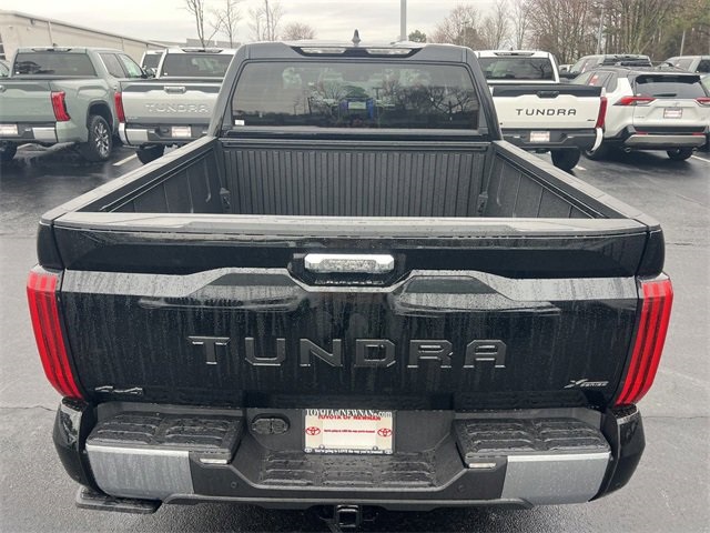 2025 Toyota Tundra Limited CrewMax photo 4