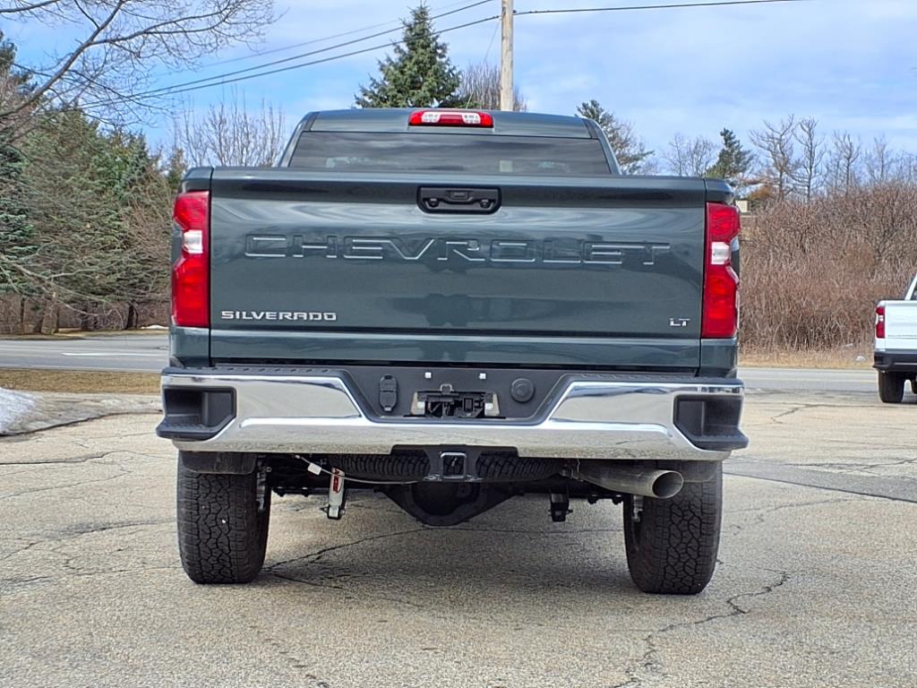 2025 Chevrolet Silverado 2500HD LT photo 4