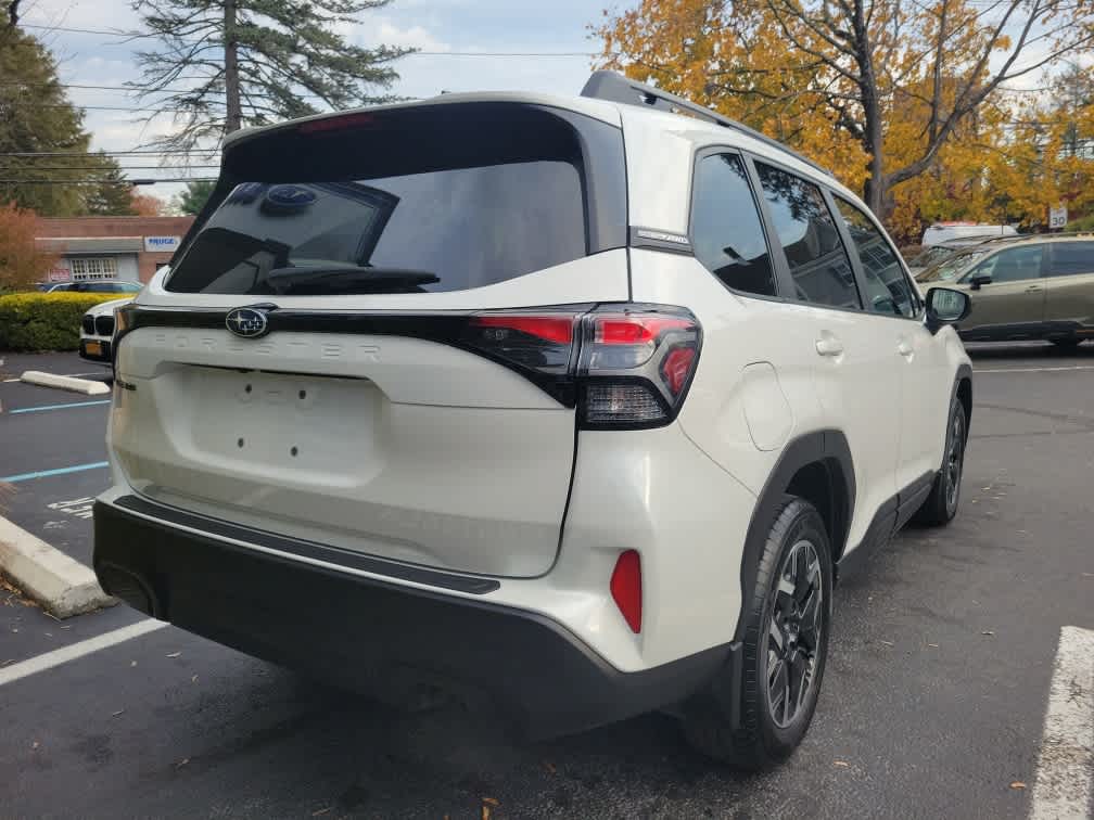 2025 Subaru Forester Premium photo 3