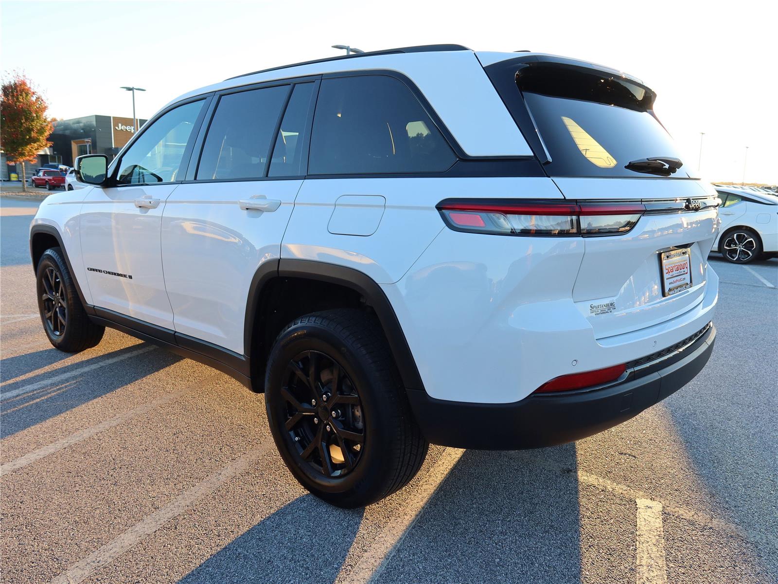 2024 Jeep Grand Cherokee Altitude X photo 3
