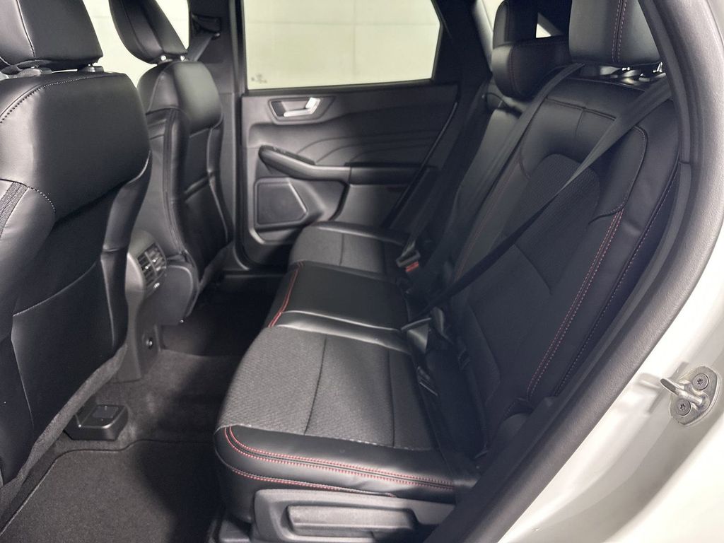 2025 Ford Escape ST-Line photo 21