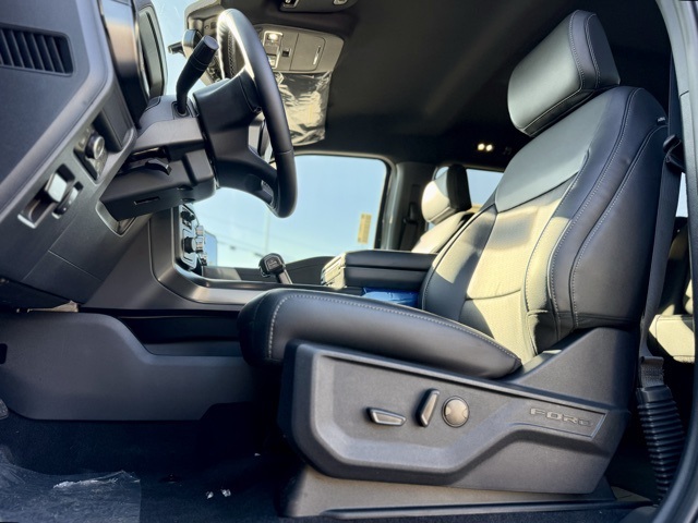 2025 Ford F-150 Lariat photo 15