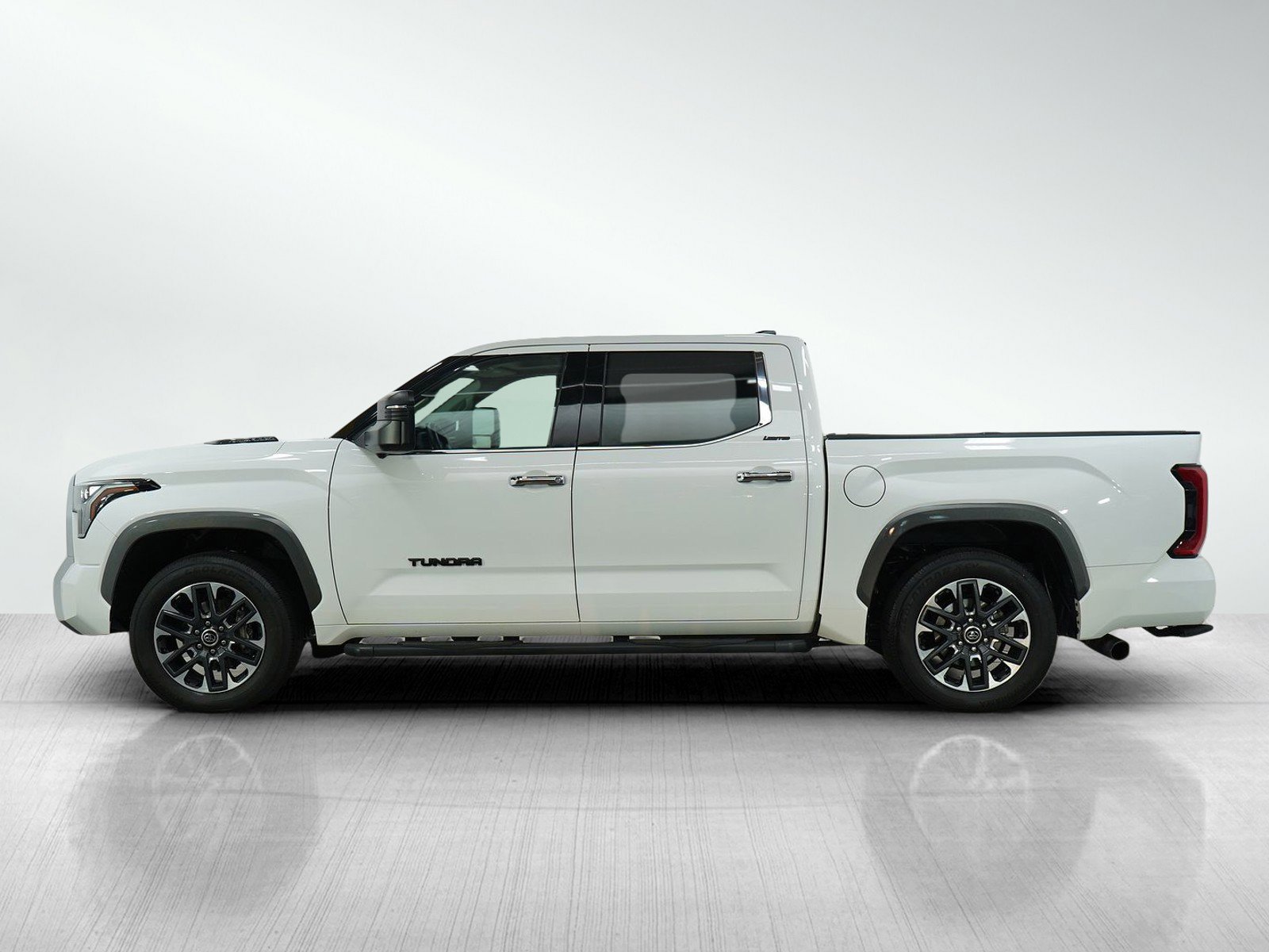 Used 2022 Toyota Tundra Limited with VIN 5TFJC5DB7NX011631 for sale in Bloomington, Minnesota