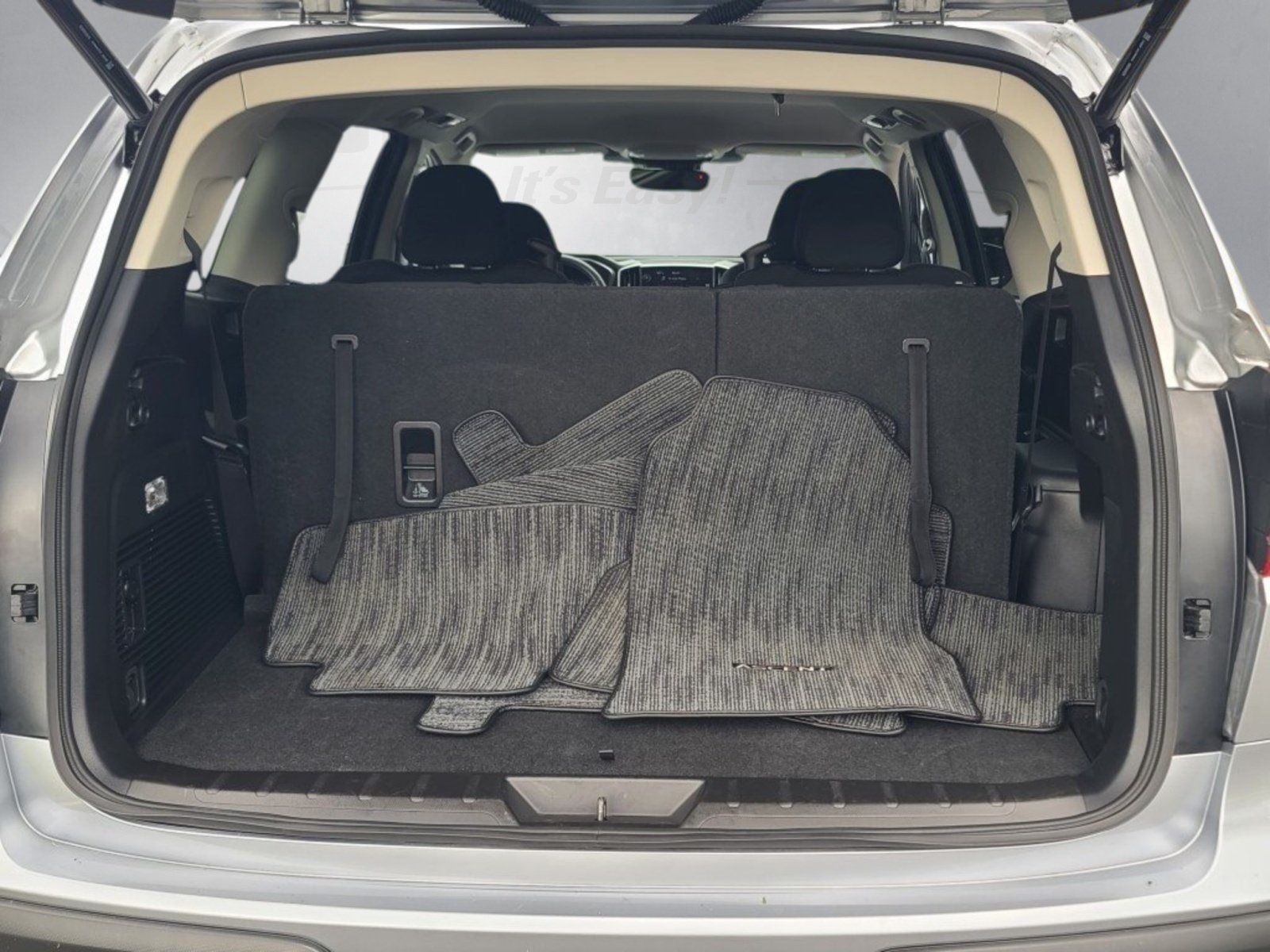 2024 Subaru Ascent Premium photo 8