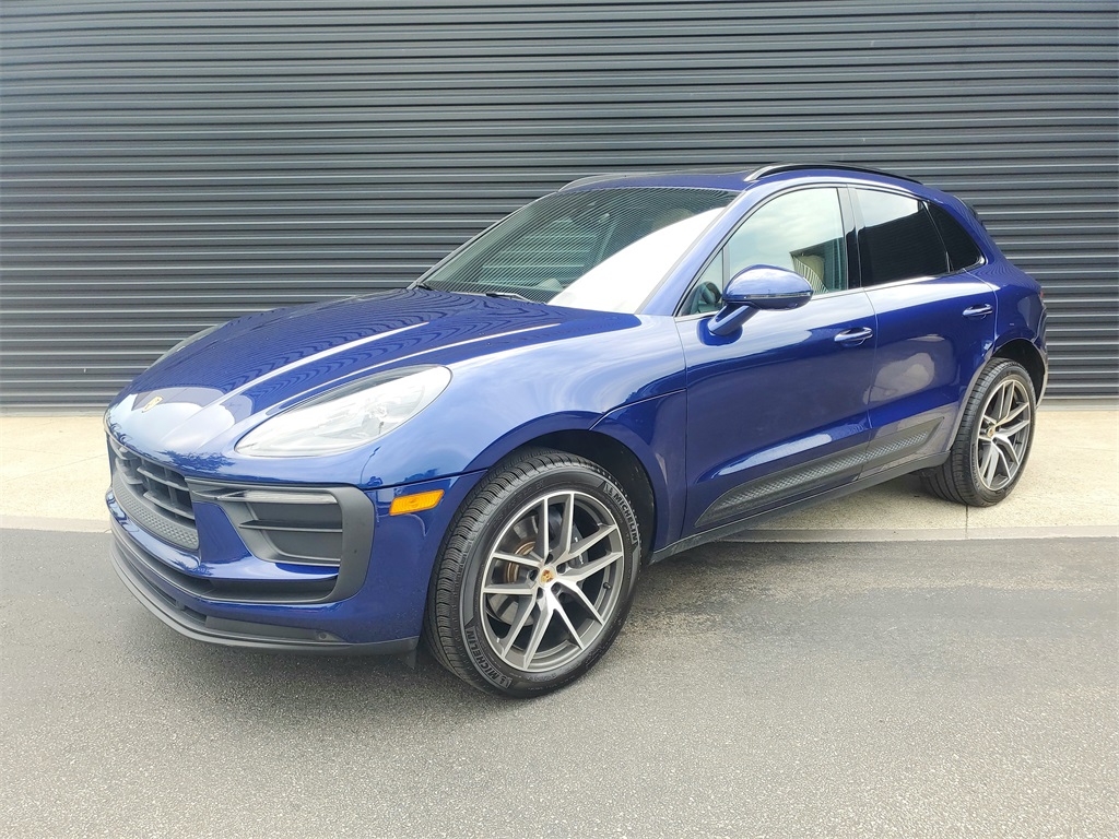 New 2025 Porsche Macan T Executive Demo Car