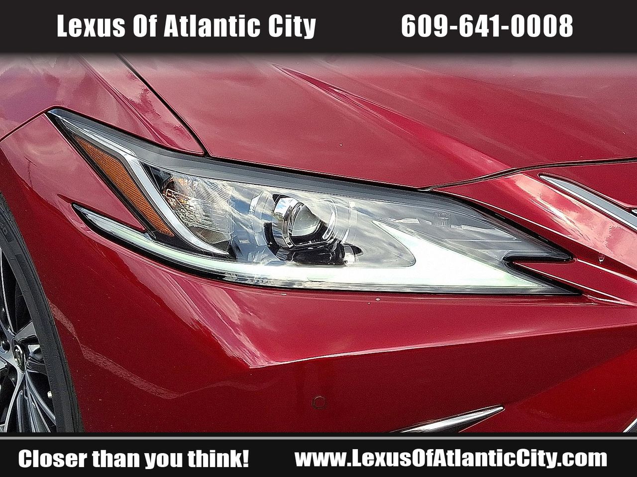 2025 Lexus ES 300h photo 9