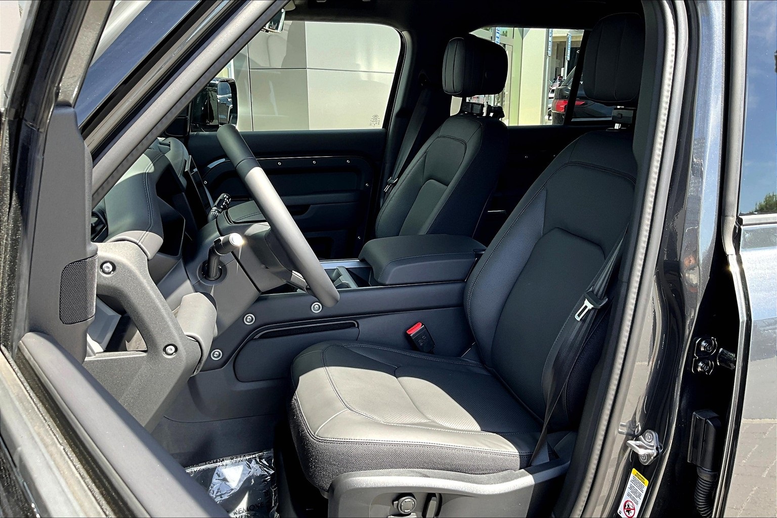 2025 Land Rover Defender 110 X photo 9