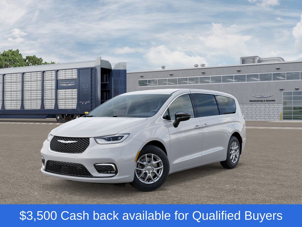 2026 Chrysler Pacifica Select's photo