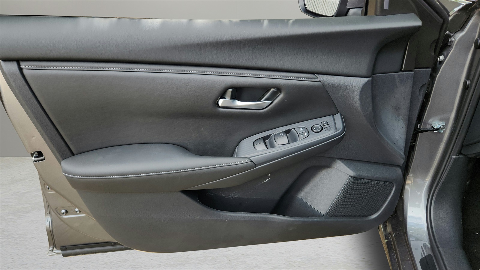 2025 Nissan Sentra SV photo 21