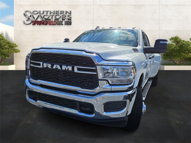 2024 Ram 3500 Tradesman photo 2