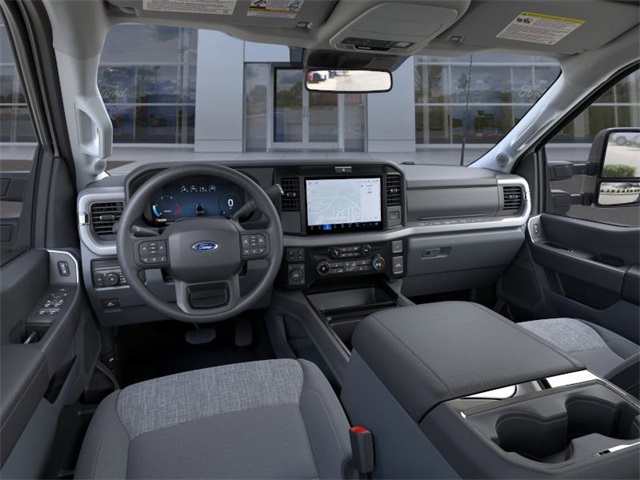 2026 Ford F-350 XLT photo 9