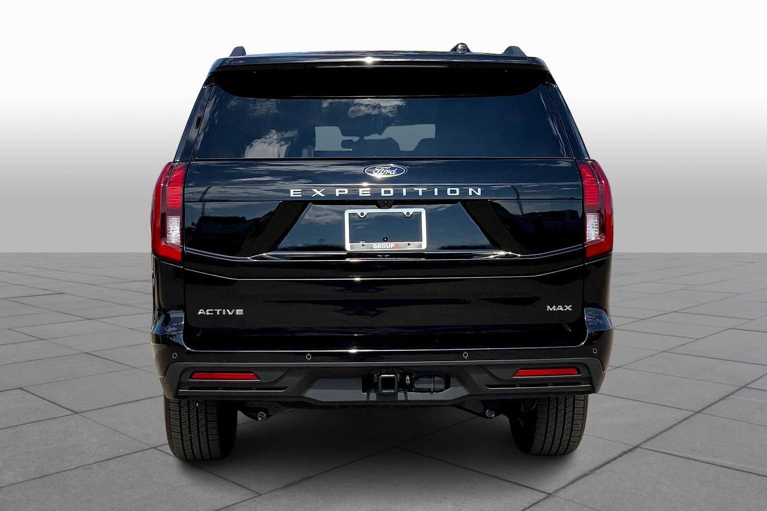 2025 Ford Expedition MAX EL photo 3