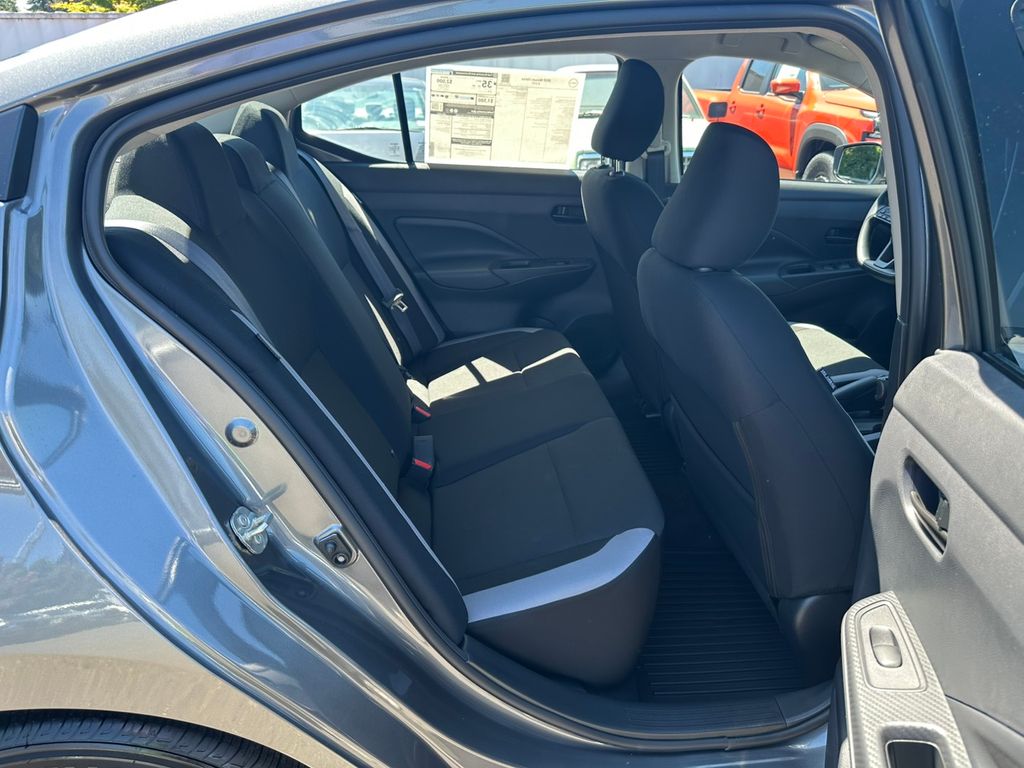 2025 Nissan Versa 1.6 S photo 23