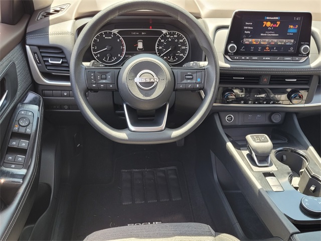 2023 Nissan Rogue SV photo 7