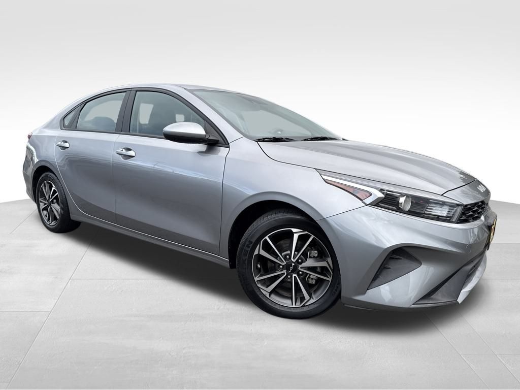 2023 Kia Forte LXS's photo