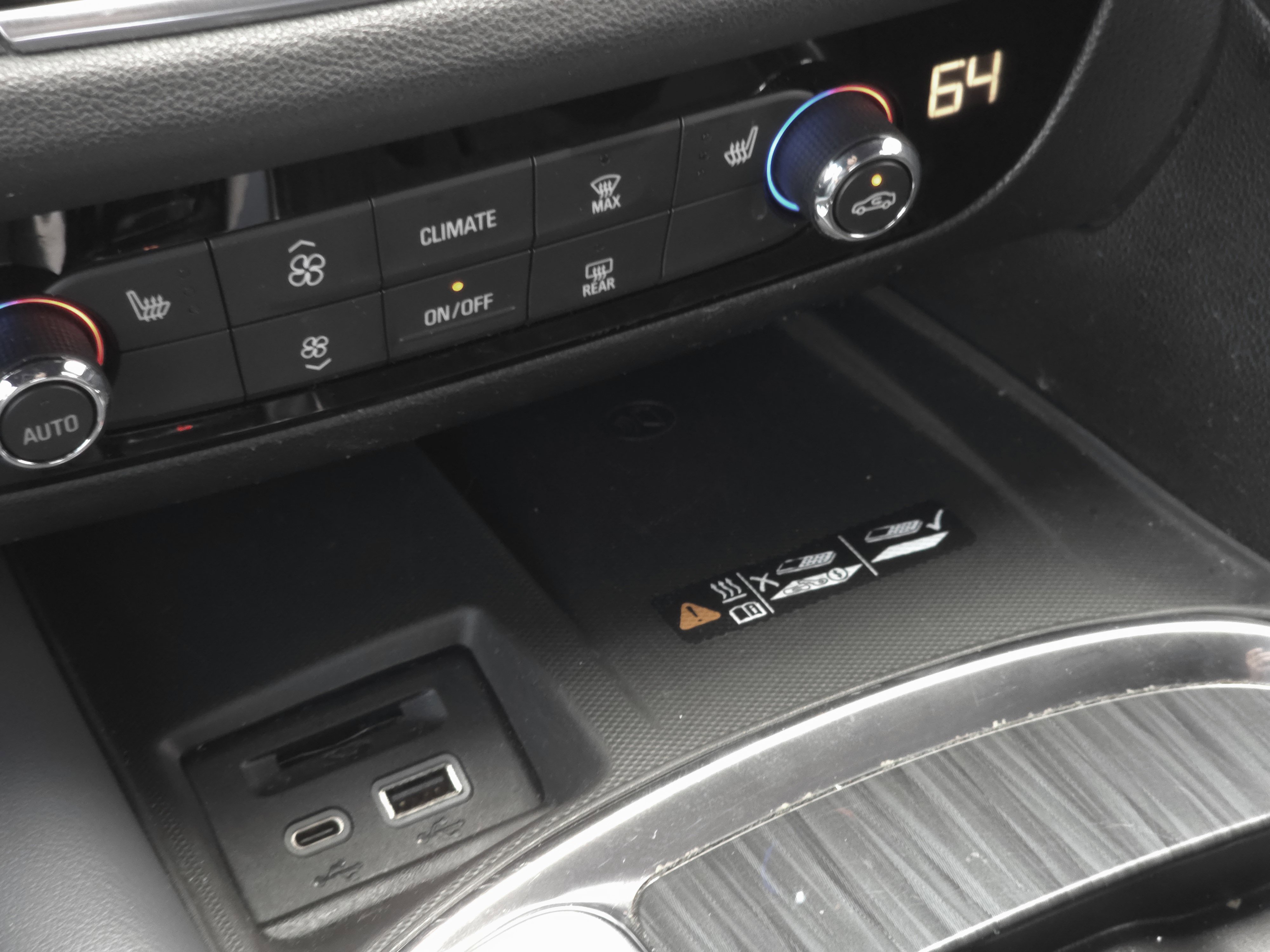 2022 Buick Enclave Essence photo 5