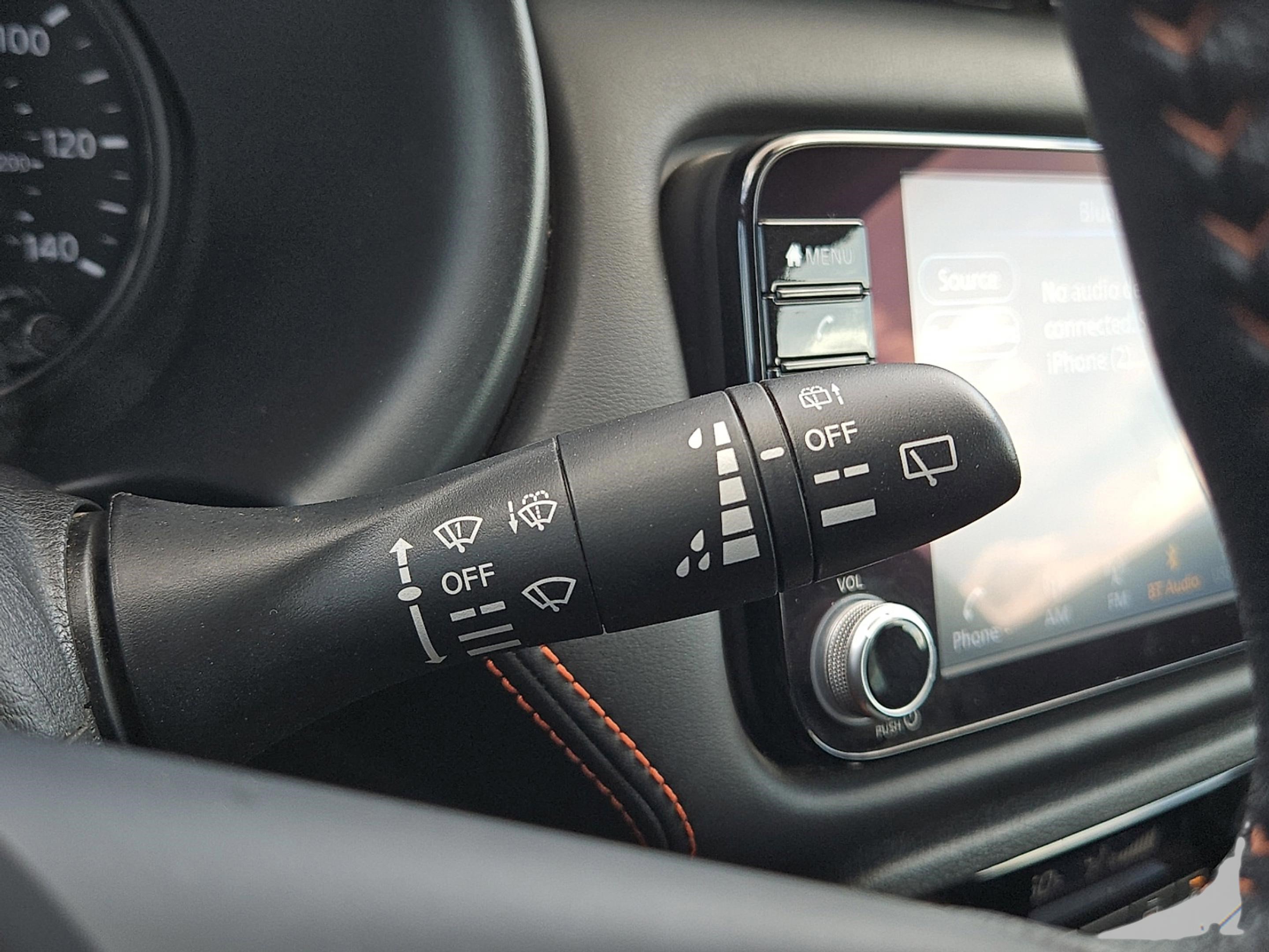 2023 Nissan Kicks SR photo 32