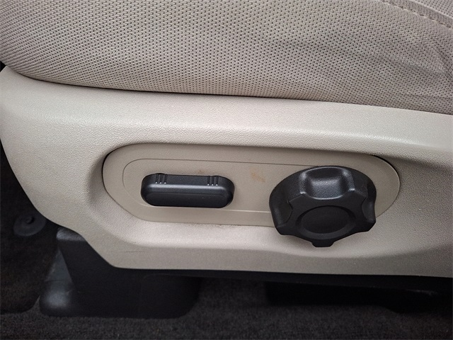 2013 Ford Explorer Base photo 15